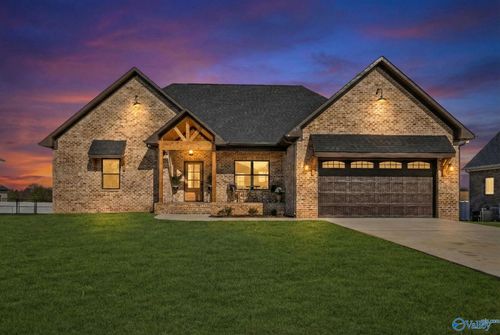 353 Krimson Cir, Albertville, AL, 35951-4161 | Card Image