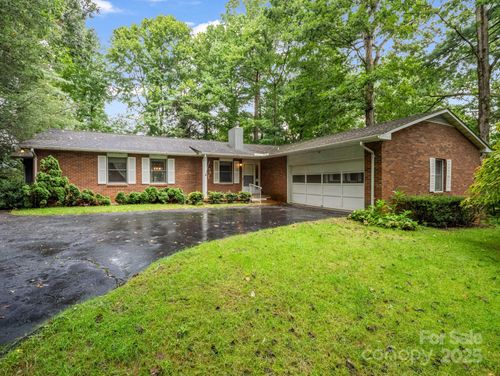 845 Greenwood Dr, Hendersonville, NC, 28791-1903 | Card Image