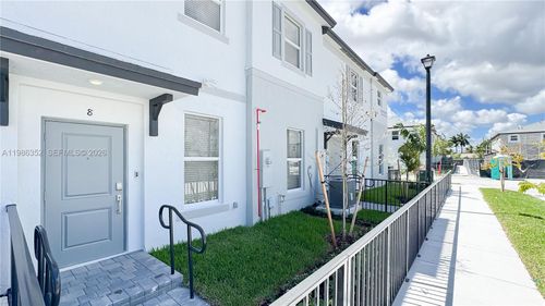 8-12476 Sw 248th St, Homestead, FL, 33032-6437 | Card Image