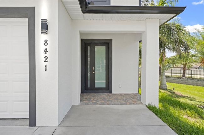8421 Marlanas Pl, House other with 5 bedrooms, 3 bathrooms and null parking in Tampa FL | Image 4