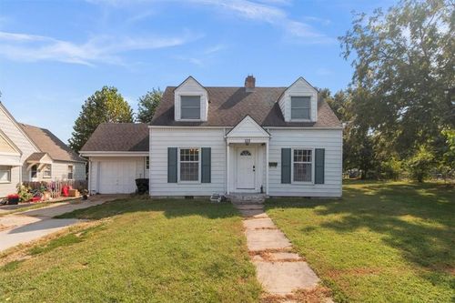 122 N Taylor St, Pleasant Hill, MO, 64080-1245 | Card Image
