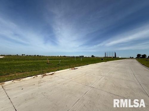 6482 Ryan Rd, Bettendorf, IA, 52722-0040 | Card Image