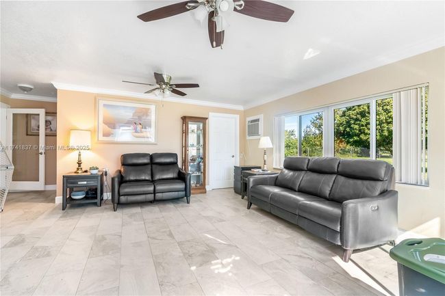 1601 Sw 117 Th Ave, House other with 4 bedrooms, 3 bathrooms and null parking in Davie FL | Image 7