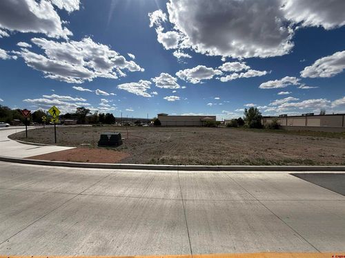 1595 E Oak Grove Rd, Montrose, CO, 81401-6407 | Card Image