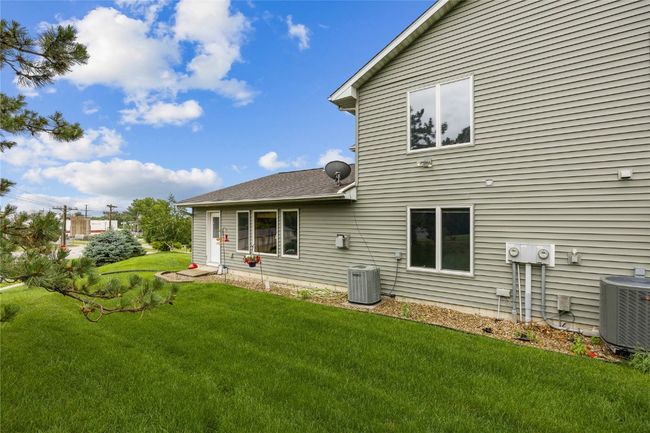 A - 664 J Ave Ne, Condo with 3 bedrooms, 3 bathrooms and null parking in Cedar Rapids IA | Image 31
