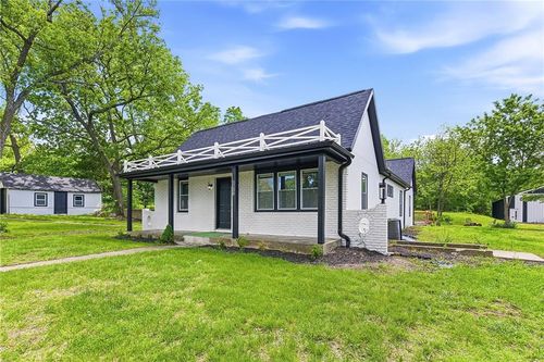1106 College Hill St, Pleasant Hill, MO, 64080-1402 | Card Image
