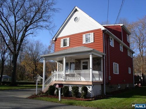 26 Grandview Ave, Oakland, NJ, 07436-1232 | Card Image