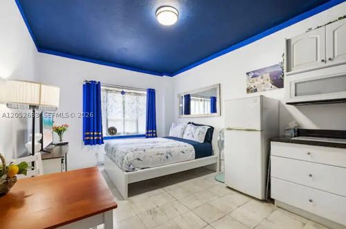 302-255 W 24th St, Miami Beach, FL, 33140-4640 | Card Image