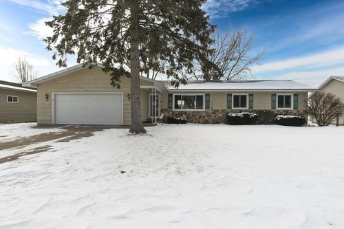 170 Robin Lane, Shawano, WI, 54166 | Card Image