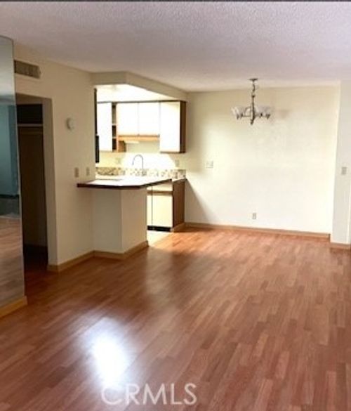 unit-203-564 N Bellflower Blvd, Long Beach, CA, 90814-4158 | Card Image