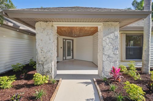 2170 Seminole Shores Ln, Vero Beach, FL, 32963-3125 | Card Image