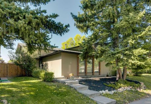 415 Midridge Dr Se, Calgary, AB, T2X1B1 | Card Image
