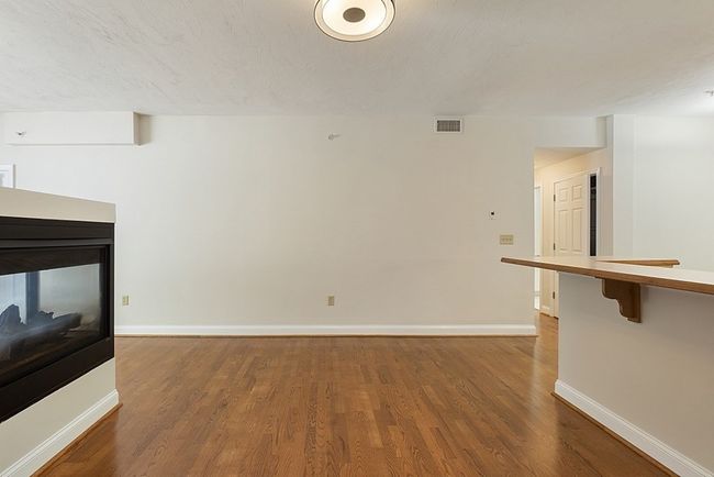 UNIT-13 - 295 Salem St, Condo with 2 bedrooms, 2 bathrooms and 1 parking in Woburn MA | Image 9
