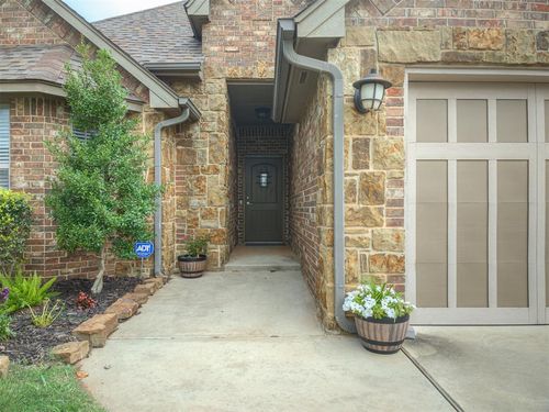 18828 Olive Branch Ct, Edmond, OK, 73012-5803 | Card Image