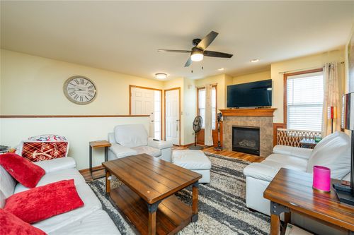 5949 Nw 50th St, Johnston, IA, 50131-4760 | Card Image