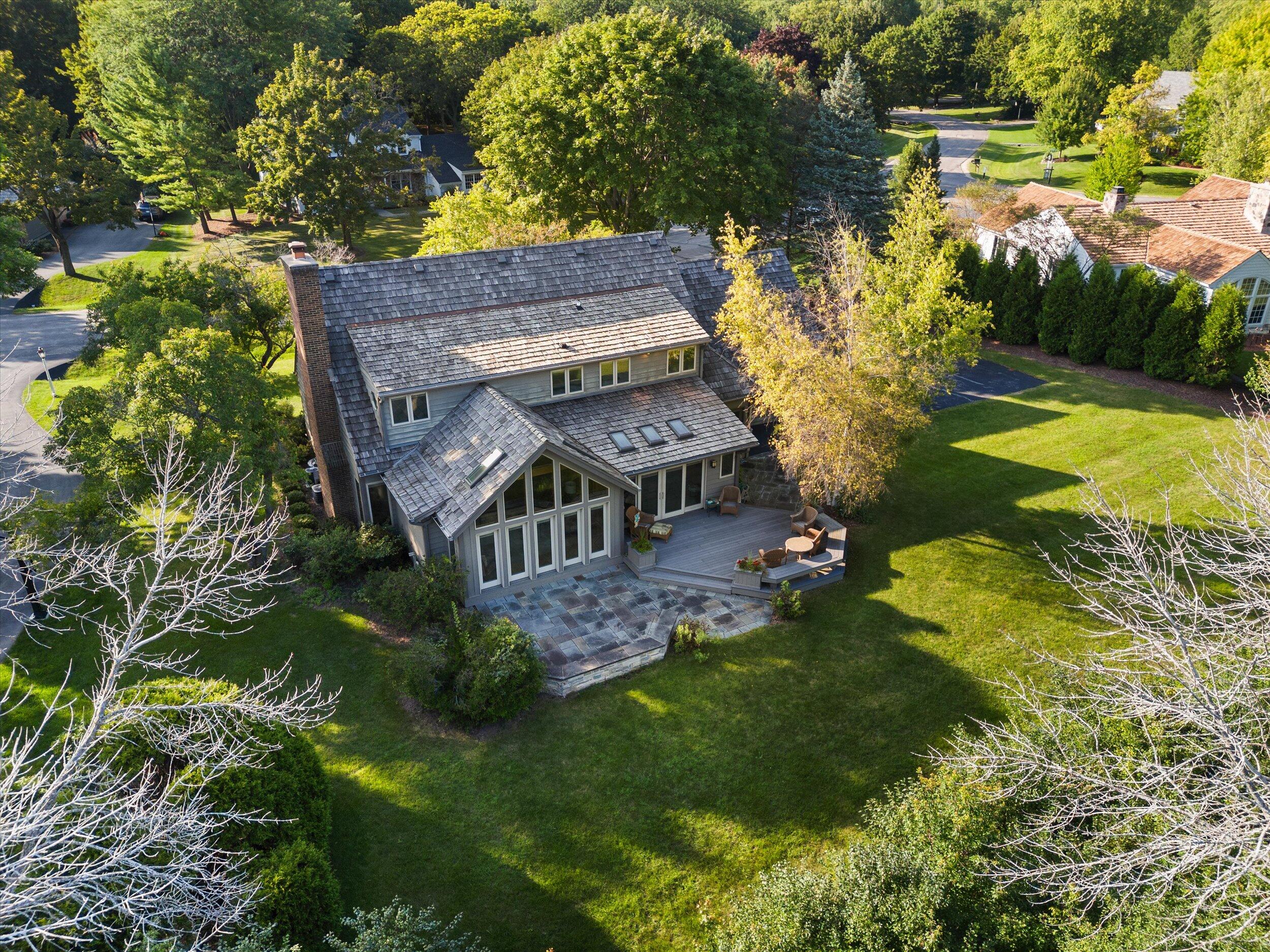 Lamplighter Ln, Mequon, WI 53092