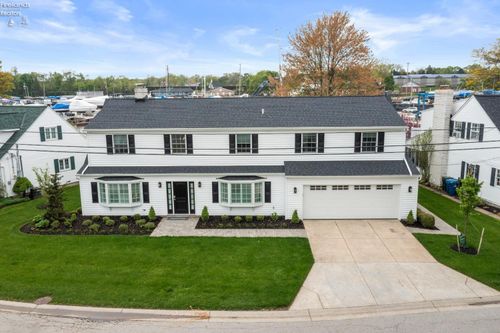 5125 Park Dr, Vermilion, OH, 44089-1416 | Card Image