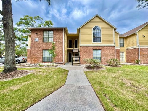 unit-201-8615 Mallard Reserve Dr, TAMPA, FL, 33614-2341 | Card Image