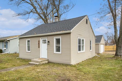 7611 Kingston Dr, Portage, MI, 49002-4327 | Card Image