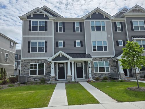 334 Basin Ct, St. Charles, IL, 60174-3720 | Card Image