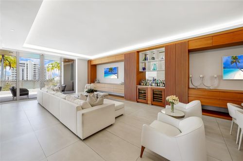 601-515 Valencia Avenue, Coral Gables, FL, 33134 | Card Image