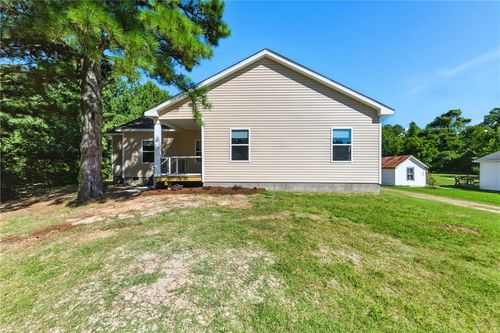 9975 Line Fence Rd, Hayes, VA, 23072-4301 | Card Image