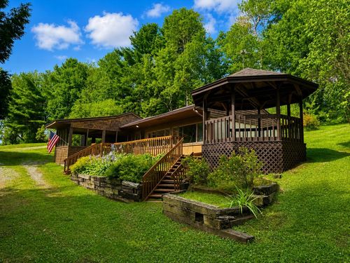 576 Hayward Rd, Derby, VT, 05829-6301 | Card Image