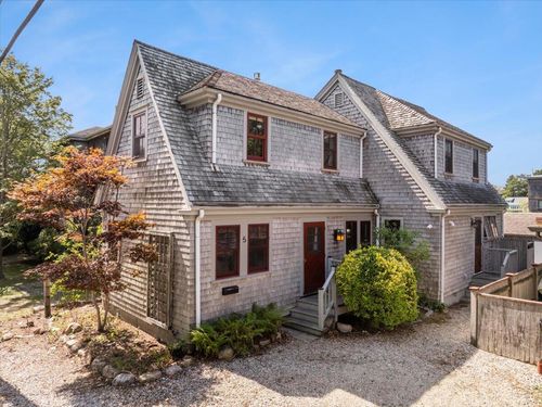 5 Park Rd, Woods Hole, MA, 02543-1124 | Card Image