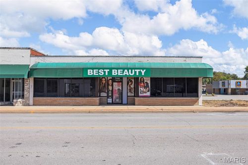 110 S Florissant Rd, Ferguson, MO, 63135-2734 | Card Image