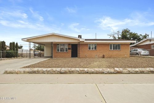 2736 Dunoon Dr, El Paso, TX, 79925-5220 | Card Image