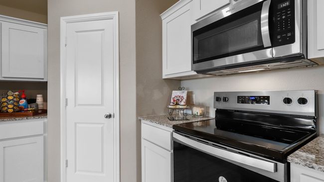 561 Arroyo Dr, House other with 4 bedrooms, 2 bathrooms and null parking in Cleburne TX | Image 5