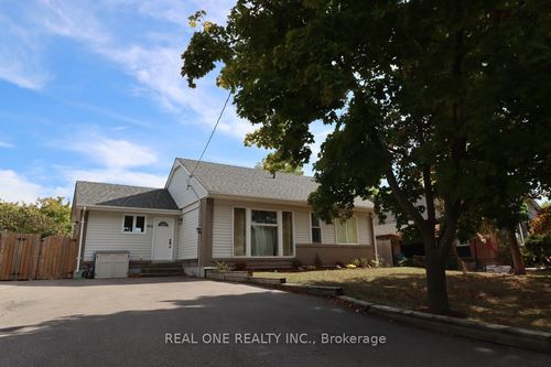 130 Mayfield Dr, Oakville, ON, L6H1K7 | Card Image