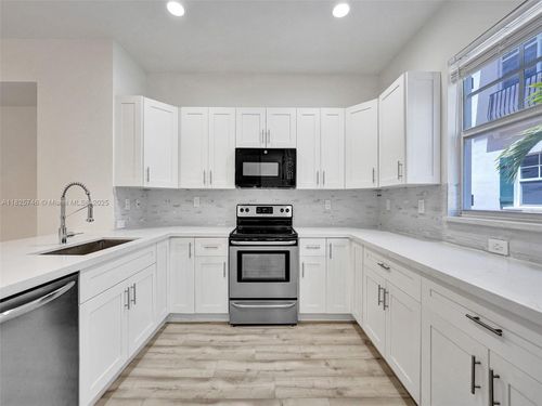 unit-904-1033 Ne 17th Way, Fort Lauderdale, FL, 33304-2478 | Card Image