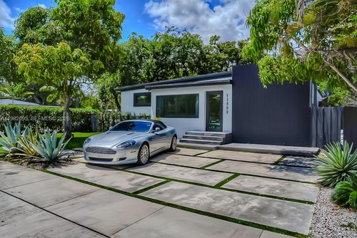 13900 Ne 16th Ct, North Miami, FL, 33181-1304 | Card Image