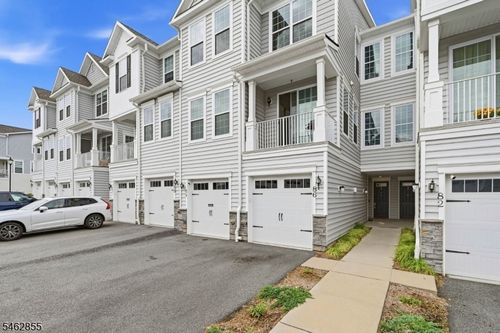 84 Aspen Dr, Cedar Grove, NJ, 07009-2300 | Card Image