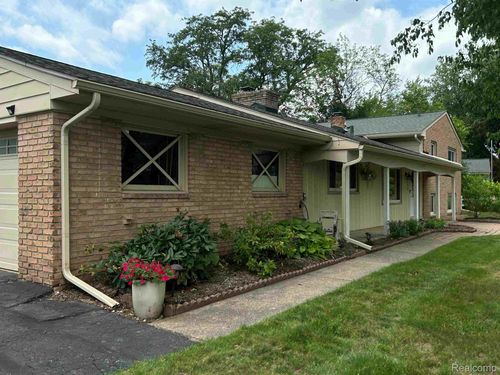 5940 Burnham Rd, Bloomfield Hills, MI, 48302-4020 | Card Image