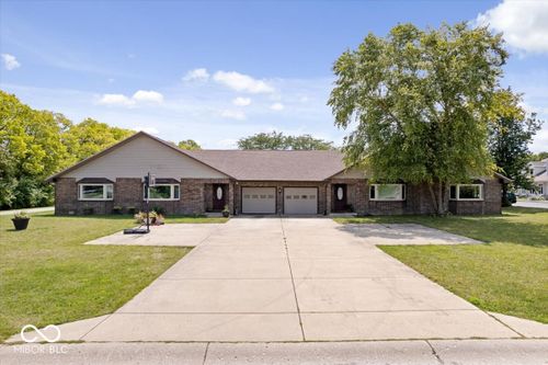 623 W Green Meadows Drive, Greenfield, IN, 46140 | Card Image