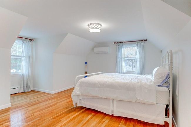 569 Turner Rd, Home with 4 bedrooms, 3 bathrooms and 6 parking in Middletown RI | Image 21