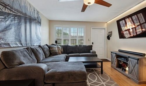 8069 Sw 19th Ct, Davie, FL, 33324-5445 | Card Image