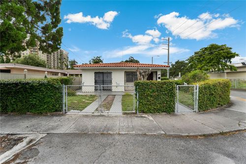4296-4296 Nw 2nd Ter, Miami, FL, 33126-5421 | Card Image