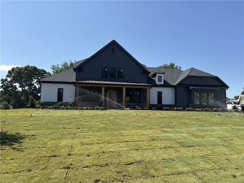 8020 Grand Meadow Run, Gainesville, GA, 30506-2582 | Card Image