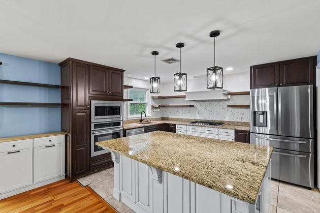 21 Sunnyside Dr, House other with 3 bedrooms, 3 bathrooms and null parking in Northford CT | Image 11