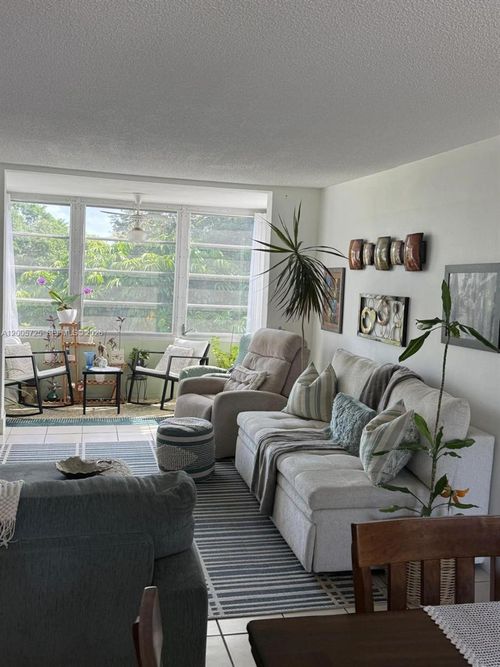 310-447 Ne 195th St, Miami, FL, 33179-3319 | Card Image