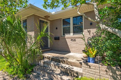 4526 S Avenue Avenue Avenue S, Galveston, TX, 77551 | Card Image