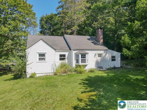 15 Elm St, East Stroudsburg, PA, 18301-1303 | Card Image