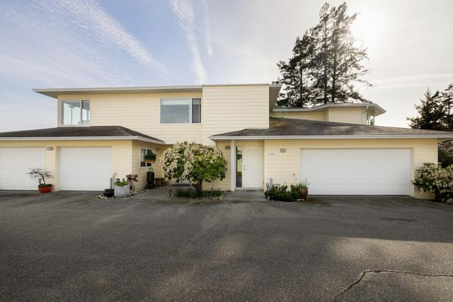 214 - 1585 Field Rd, Townhouse with 3 bedrooms, 2 bathrooms and 2 parking in Sechelt BC | Image 37