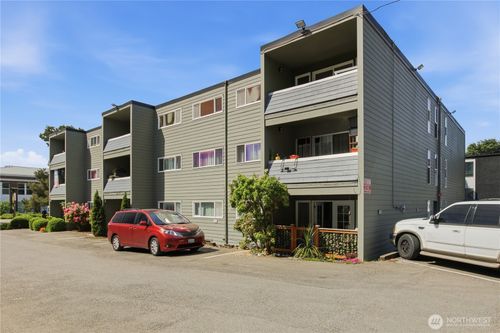 303-236 S 152nd St, Burien, WA, 98148-1040 | Card Image