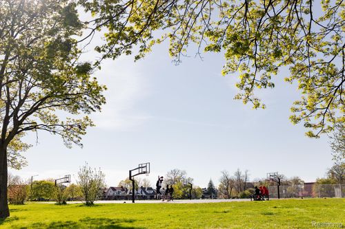 2565 Baldwin St, Detroit, MI, 48214-1774 | Card Image