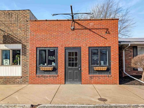 57 N Plank St, Rossville, IN, 46065-9489 | Card Image