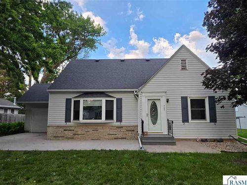 723 S 4th St, Le Sueur, MN, 56058-2233 | Card Image